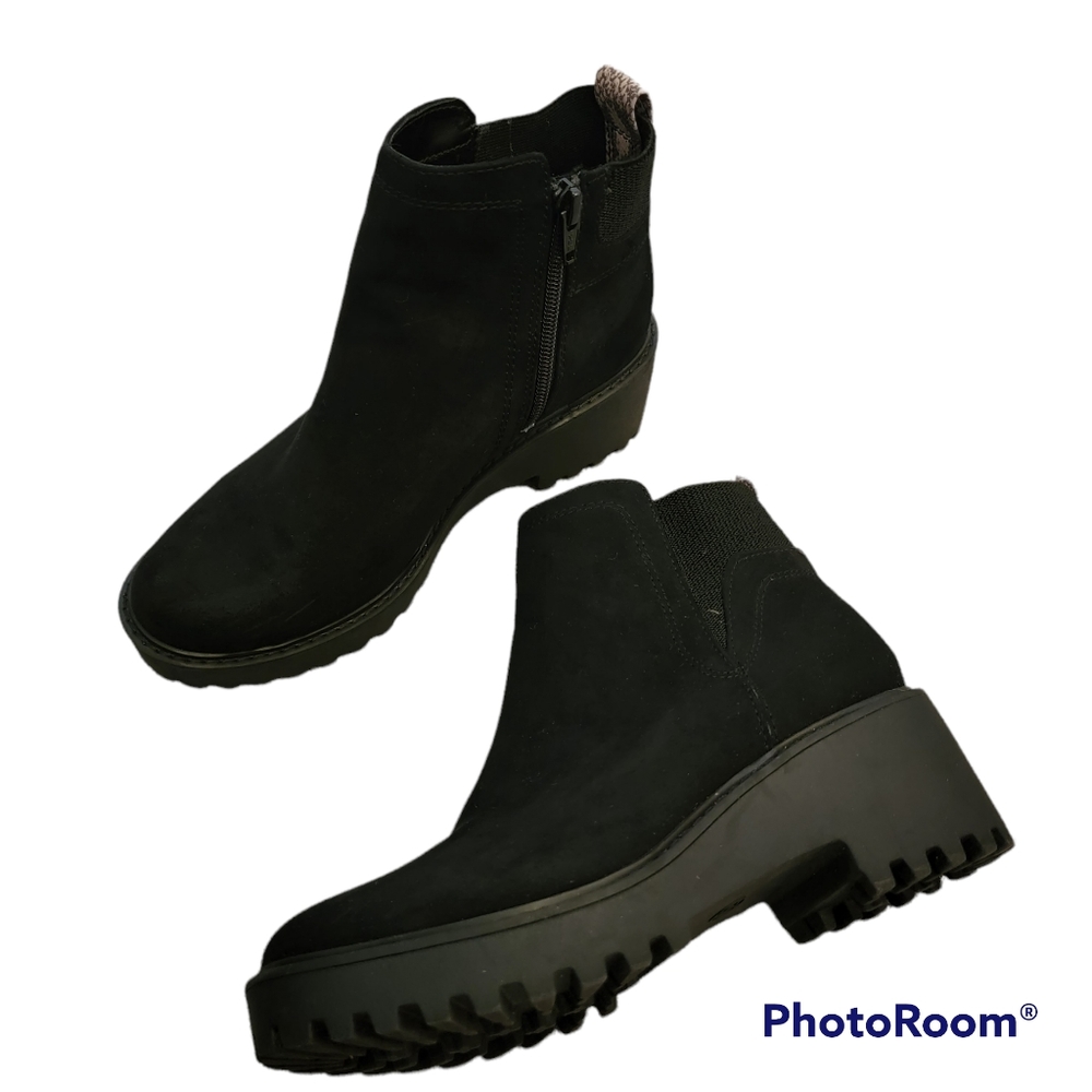 Universal Thread Black Suede Platform Wedges